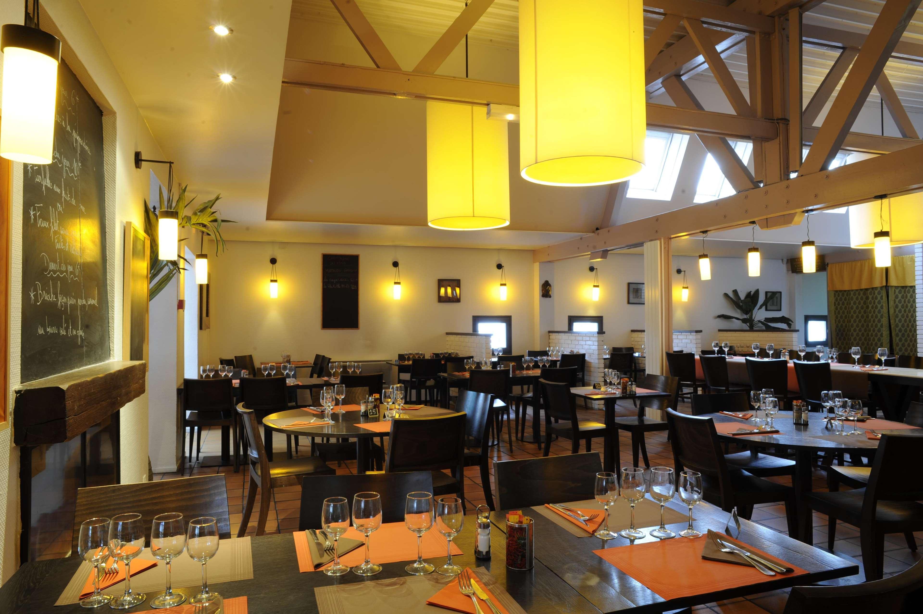 Kyriad Reims Est - Parc Expositions מראה חיצוני תמונה
