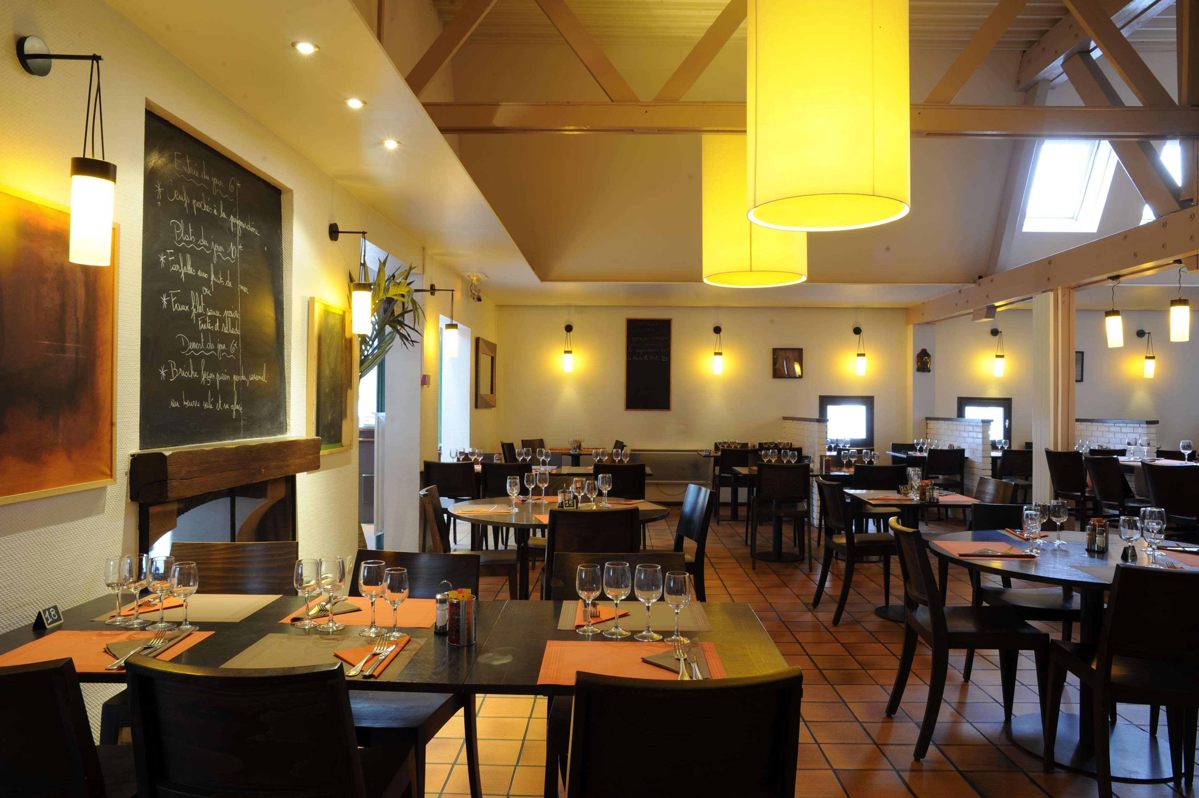 Kyriad Reims Est - Parc Expositions מראה חיצוני תמונה