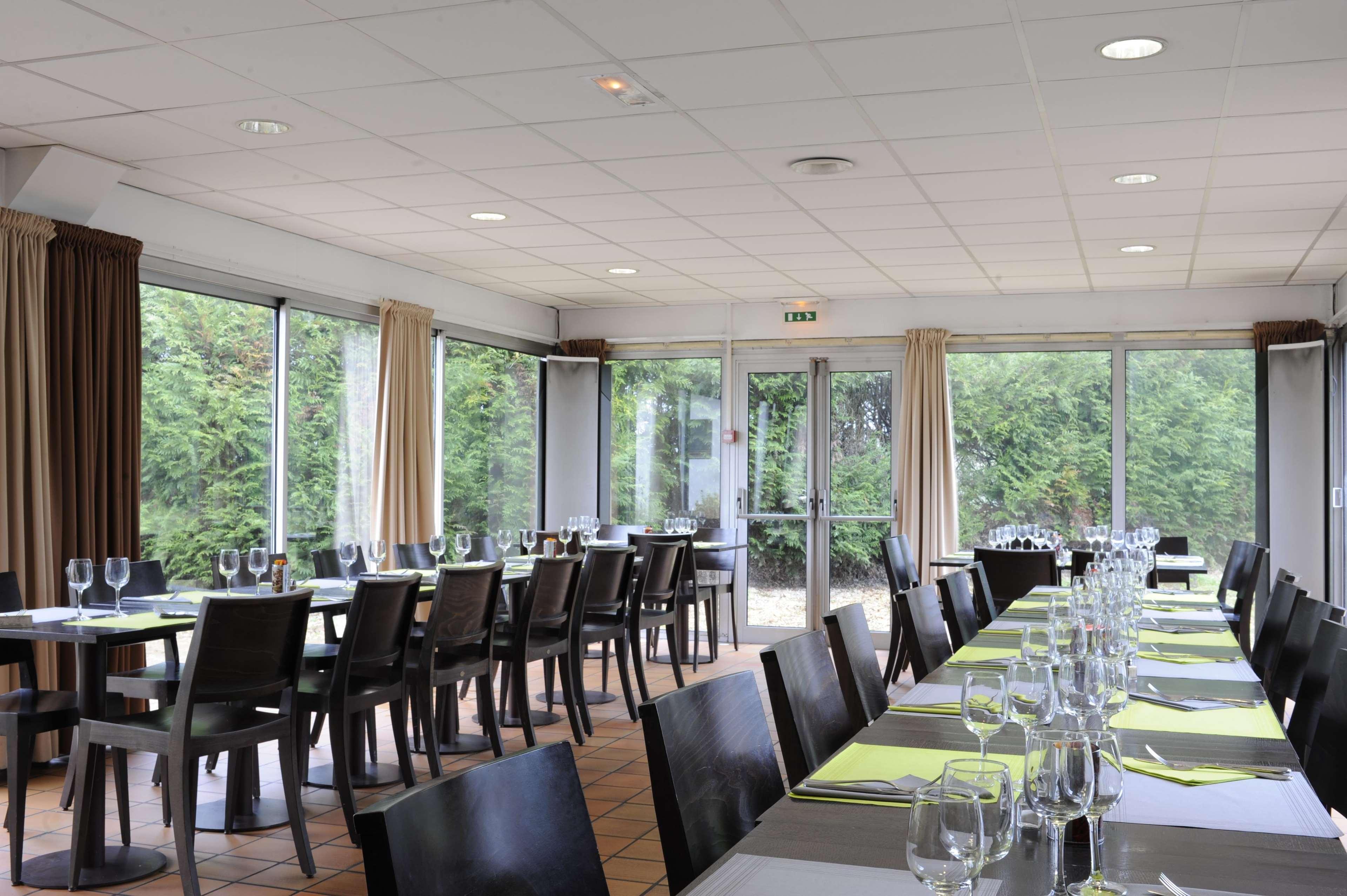 Kyriad Reims Est - Parc Expositions מראה חיצוני תמונה