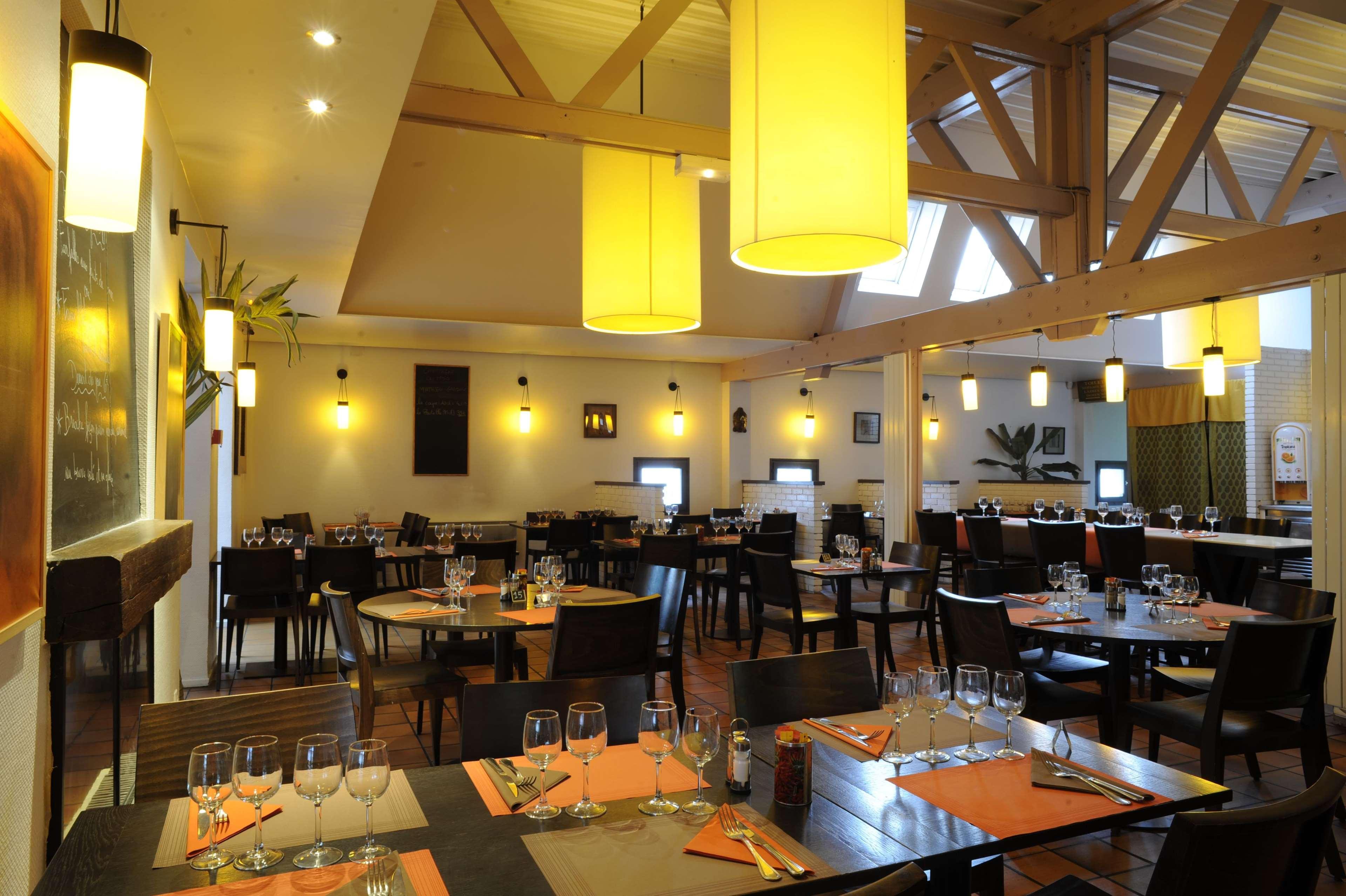 Kyriad Reims Est - Parc Expositions מראה חיצוני תמונה