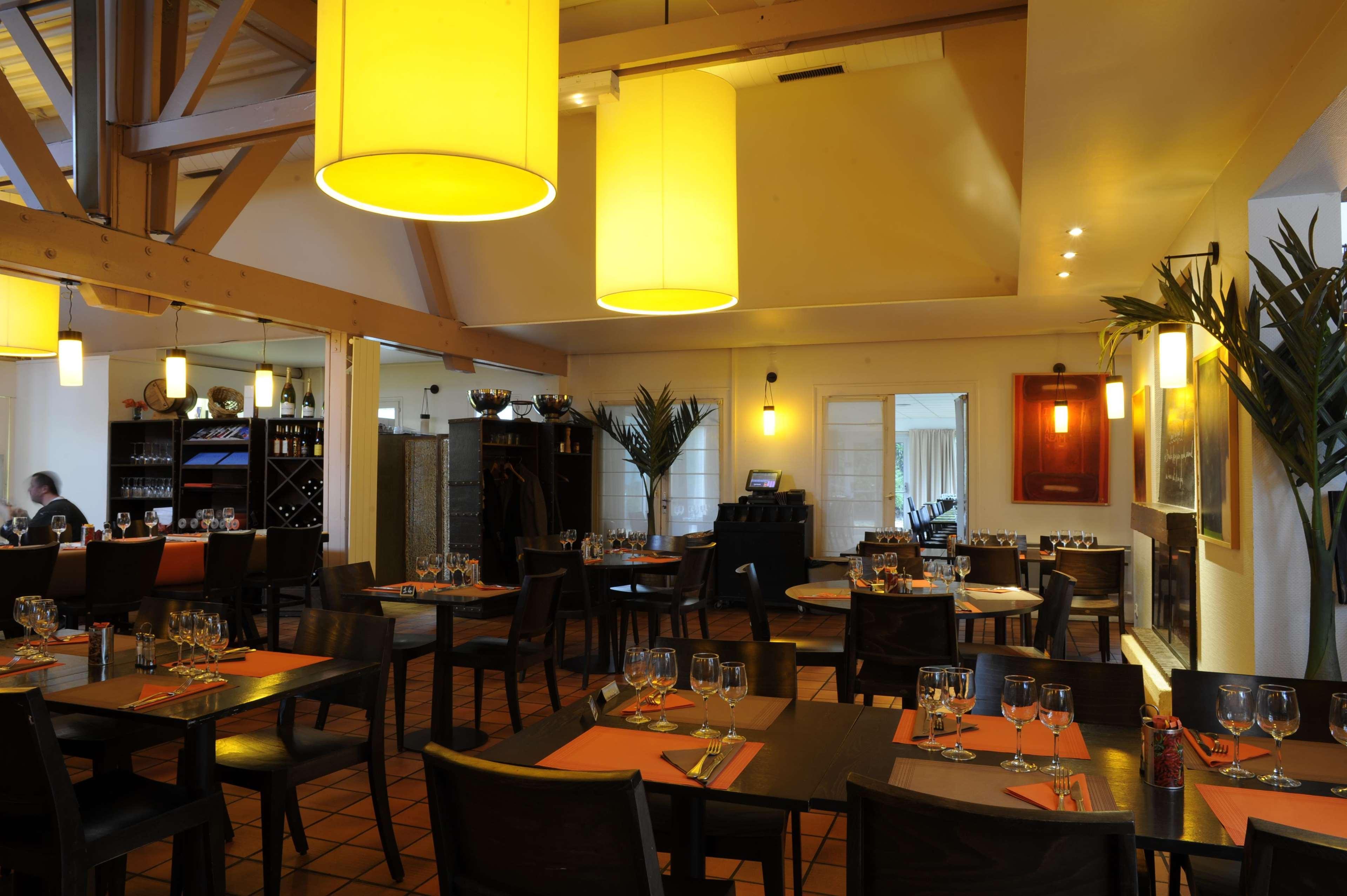 Kyriad Reims Est - Parc Expositions מראה חיצוני תמונה